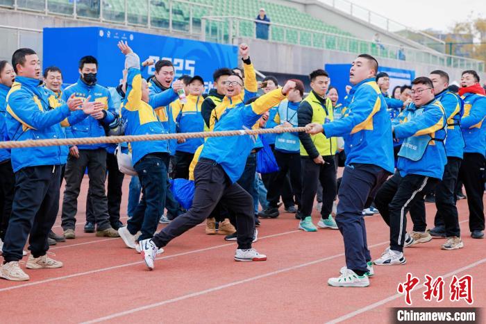 成都小哥运动会幸福开赛：把日常奔波化作竞技