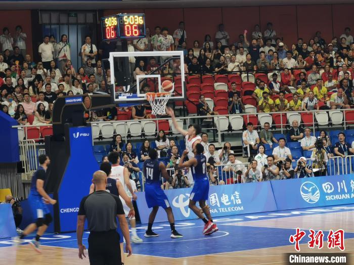 中国大学生男篮首战惜败巴西队 陈国豪19分难挽