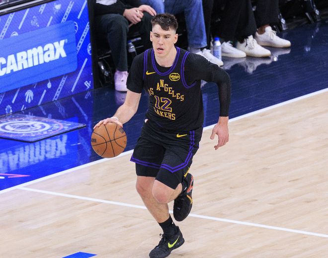 湖人三胜奇才詹姆斯三双引领球队备战季后赛