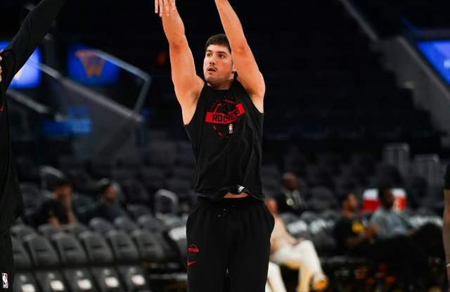 火箭队力克勇士锁定西部前五 申京爆发成关键先